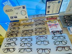 -三目眼镜·蔡司视觉合作店(青浦宝龙店)