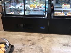 面包甜点陈列柜-皇冠幸福里动物奶油生日蛋糕(万达店)