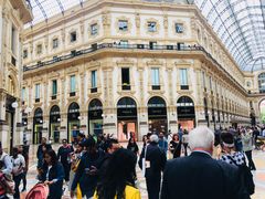 -文艺复兴百货(米兰大教堂广场店)