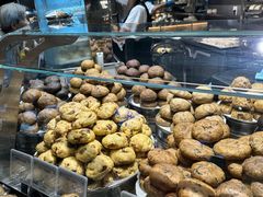 -胖东来生活广场(健康路店)