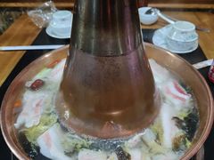 -果松木炭酸菜铜火锅·外婆参鸡汤