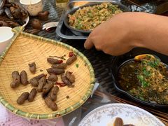 -去吃小龙虾·江湖菜·烧烤(南滨路店)