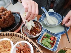 -包整·丝娃娃(一览甲秀楼风景店)