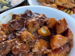 土豆烧牛腩-华春餐馆(鱼山路店)