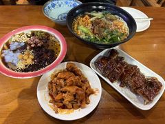 -爆炸头阿姨小四川正宗川味小吃(无任何分店)