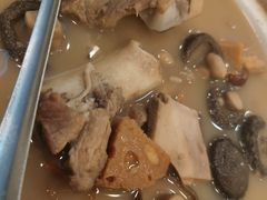 十八涌莲藕筒骨煲-海宝酒家(中山四路店)