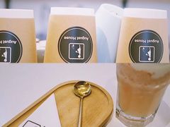-海边的猫和咖啡馆