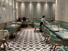 大堂-姚姚酸菜鱼·金戈戈香港豉油鸡(喜荟城联名店)
