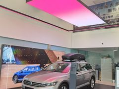 -上海星瀚奔驰4S店(红柳路店)