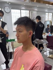 -镁连社·美联社