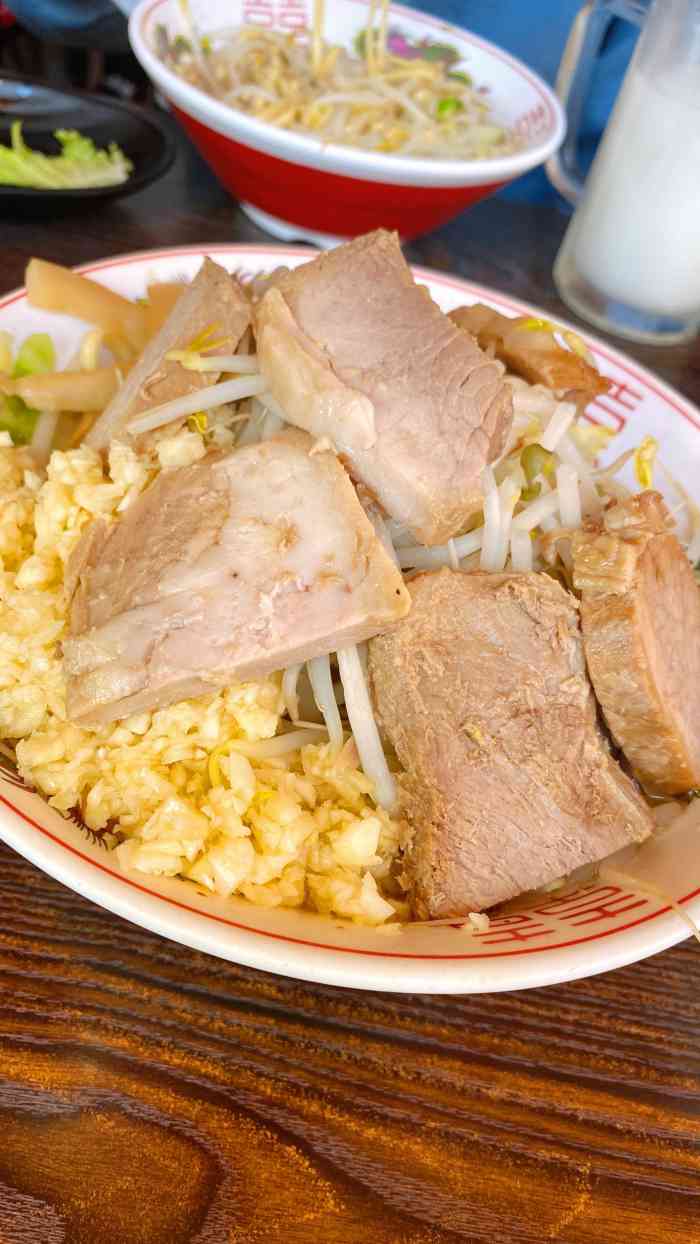 二郎系拉面荘&中华料理八椿