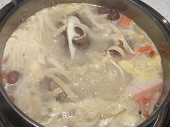 -三人行骨头王火锅(长寿店)