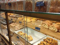 面包甜点陈列柜-面包新语(滨湖万达店)