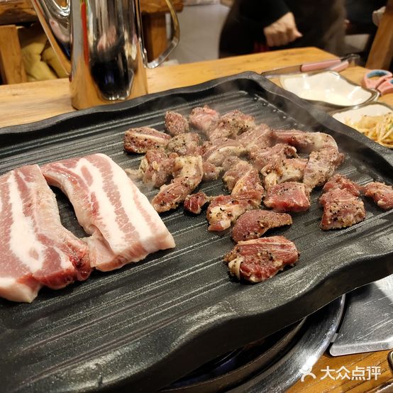 金草帽牛肉汤饭·烤肉(纳丹堡店)