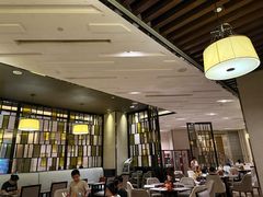 -广州万富希尔顿酒店·感趣自助餐厅·金秋蟹宴生蚝海鲜刺身