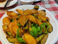 地三鲜-东北哈尔滨酱骨头馆房掌柜铁锅炖