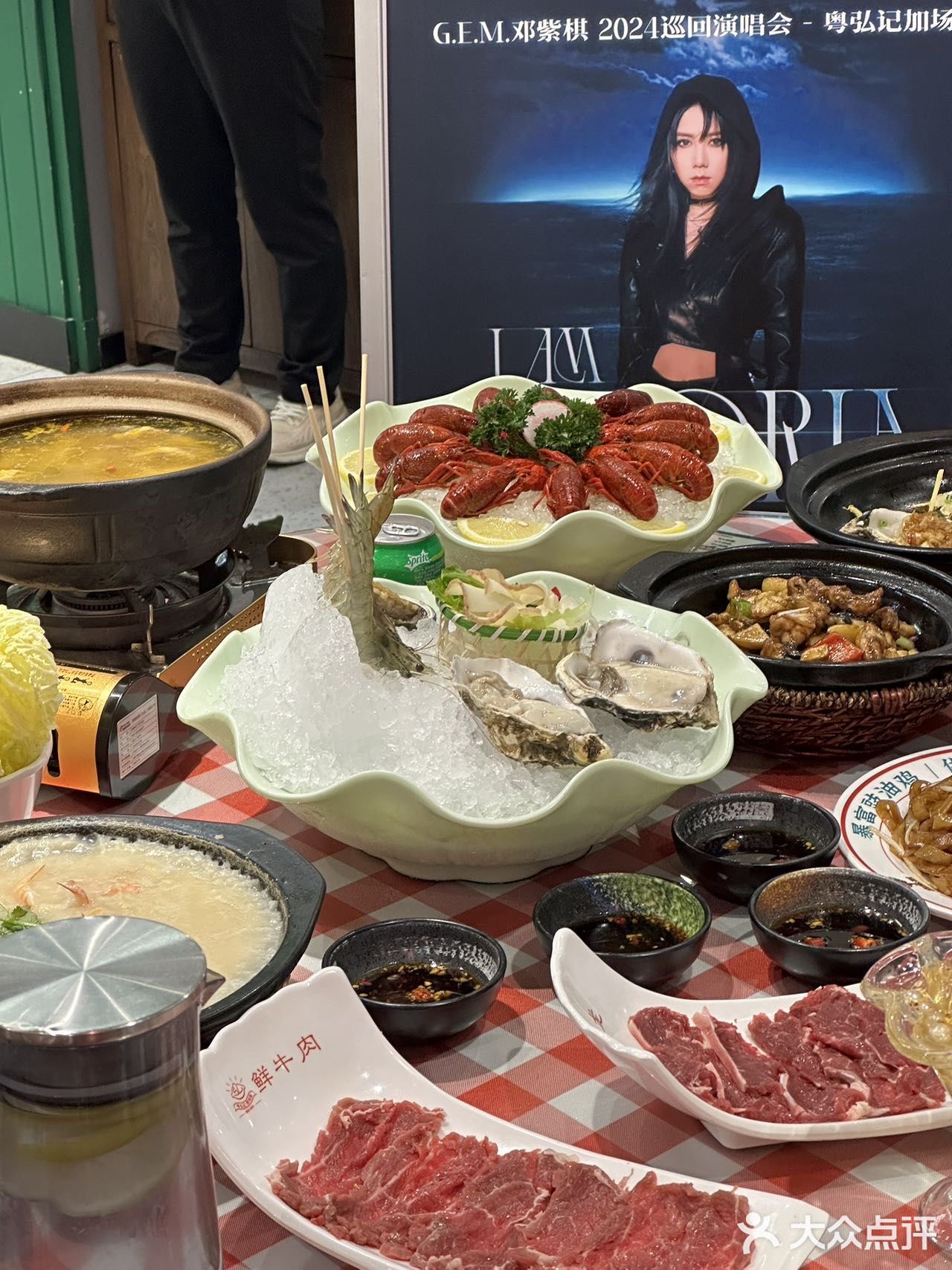 他家的醉鸡煲绝对是不可错过的，花雕的酒香味迷人