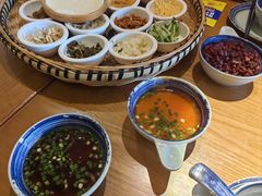 -包整·丝娃娃(一览甲秀楼风景店)