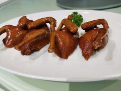玻璃脆皮乳鸽-利苑酒家(金宝店)