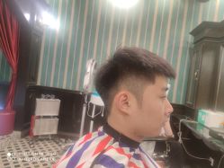-海文先生国潮烫染男士理发馆