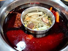 鸳鸯锅-星鸿社重庆老火锅