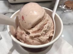 覆盆子白桃-哈根达斯(西安路店)
