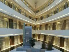 -上海滴水湖皇冠假日酒店