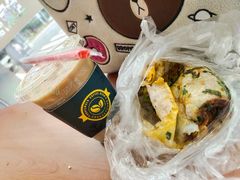 -正宗杂粮煎饼香软鸡蛋饼