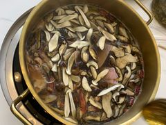 -阿鹏故事野生菌火锅(古城店)