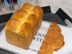 -HOT CRUSH趁热集合·现烤面包(上海环球港店)