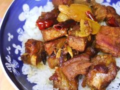 红烧排骨盖饭-生活本该如此北京小馆(周庄嘉园店)