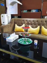 点击看大图 大厅沙发-雍禾植发全国连锁