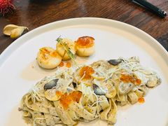 -Chom Cafe and Restaurant