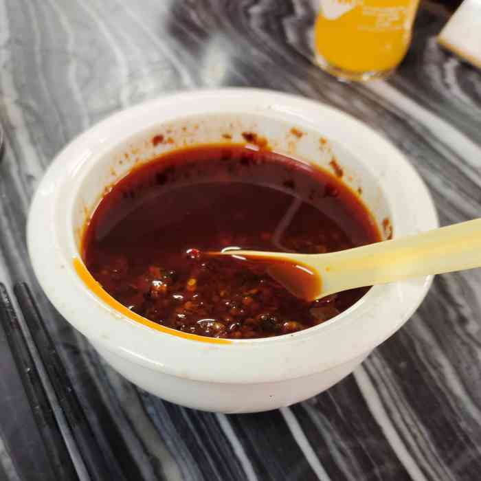 但是淋上酱油,把生蛋拌到饭里之后