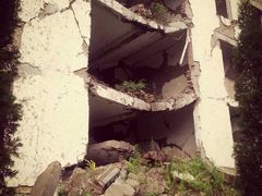 -四川汶川特大地震漩口中学遗址
