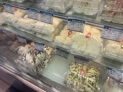 -白玉兰食品甜凤店(合生汇店)