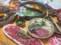 -苗阿哥酸汤牛肉火锅(体育场店)