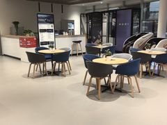 -上海冠松上汽大众4S店