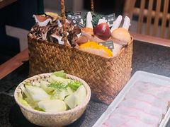 -三出山火锅(南京万象天地店)