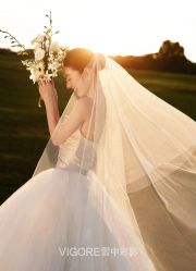 -雪中彩影婚纱摄影·微光艺术中心