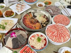 -茅草房·河畔园林火锅