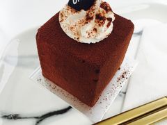 -UNI UNI(环亚凯瑟琳店)