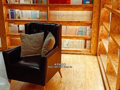 -新华里咖啡书吧(新华书店小寨店)