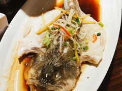 清蒸鲈鱼-深巷家味馆.湖北头牌红烧鱼头拌饭(黄陂店)