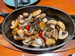 橄榄油香草煎蘑菇-CRAZYONES西班牙海鲜饭(上海美罗城店)