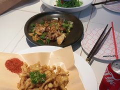 -阿瓦山寨·湘菜现炒·剁椒鱼头王(咸阳总店)