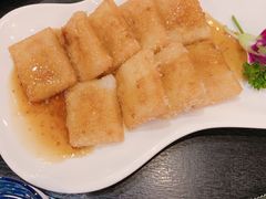 -河畔春天时尚餐厅