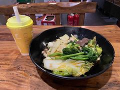 -万记麻辣烫国展总店