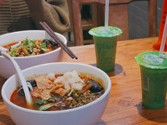 -湘人龙记老长沙米粉(鸟巢店)