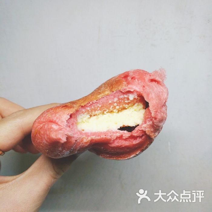 爱达乐蛋糕红曲奶酪面包图片-北京面包甜点-大众点评网